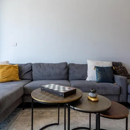 Apartman Flair - 1-bedroom & Balcony In