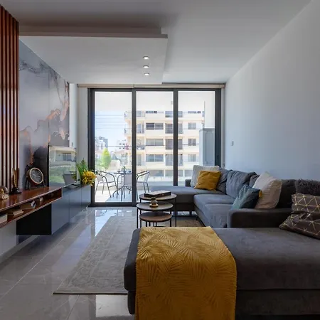 Flair - 1-bedroom & Balcony In * Larnaca