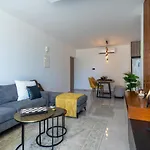 Flair - 1-bedroom & Balcony In アパート ラルナカ