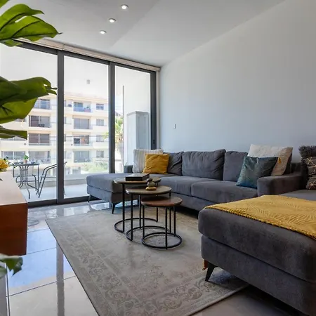 Διαμέρισμα Flair - 1-bedroom & Balcony In *