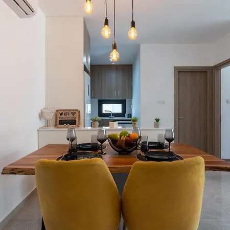 Διαμέρισμα Flair - 1-bedroom & Balcony In