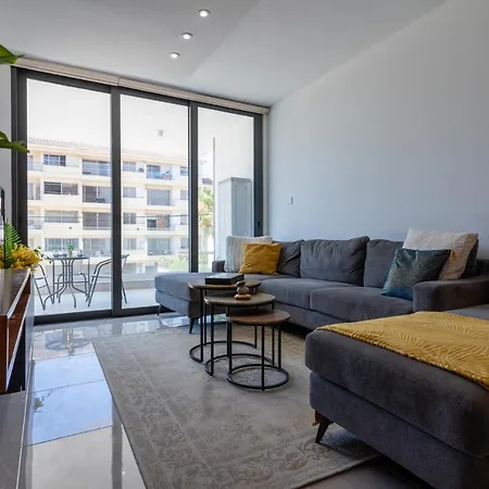 Апартаменты Flair - 1-bedroom & Balcony In