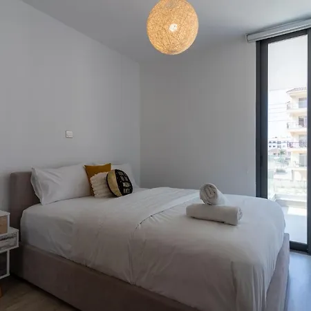 Διαμέρισμα Flair - 1-bedroom & Balcony In