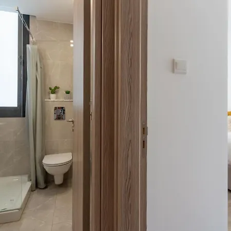 Flair - 1-bedroom & Balcony In Appartamento