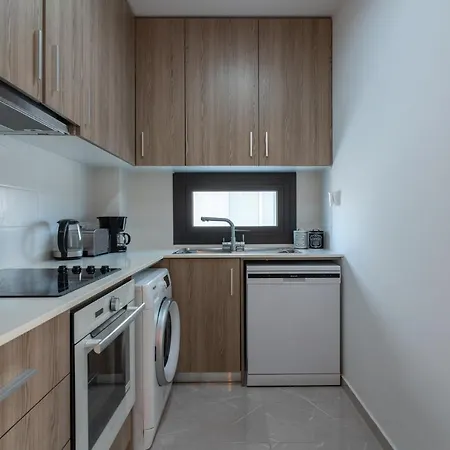 Flair - 1-bedroom & Balcony In Λάρνακα