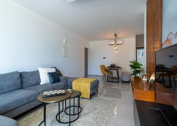 Flair - 1-bedroom & Balcony In Apartment Larnaca