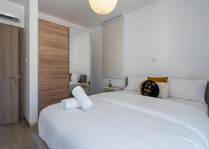 Flair - 1-bedroom & Balcony In Ларнака