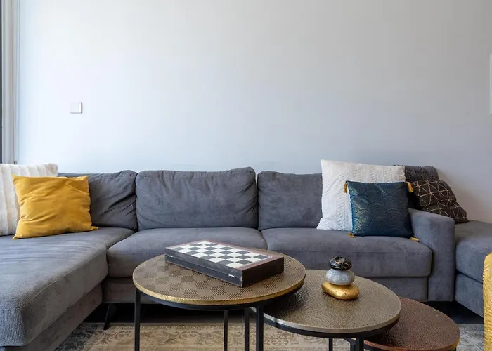 Flair - 1-bedroom & Balcony In Apartment