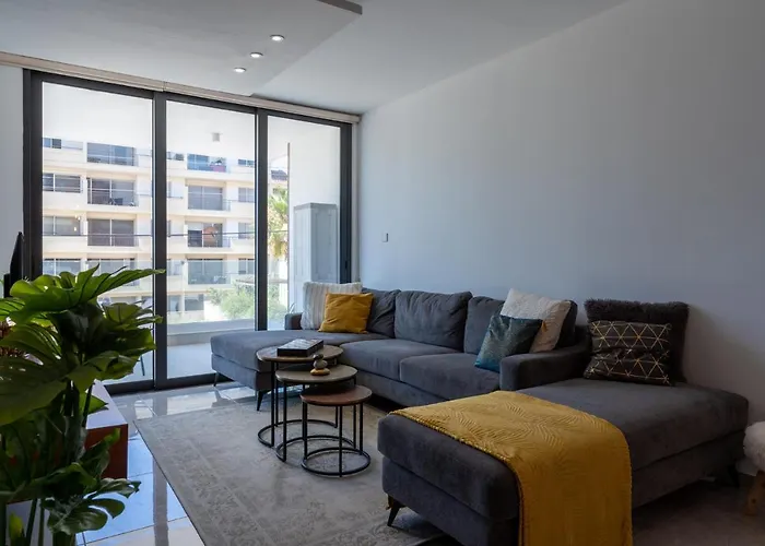 Apartment Flair - 1-bedroom & Balcony In Larnaca