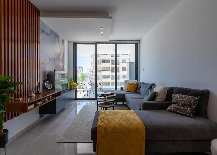 Flair - 1-bedroom & Balcony In * Ларнака