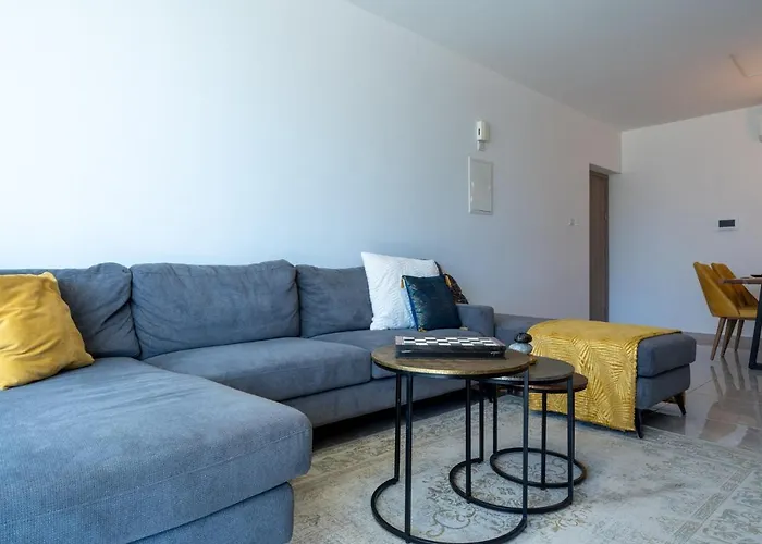 Flair - 1-bedroom & Balcony In Ларнака