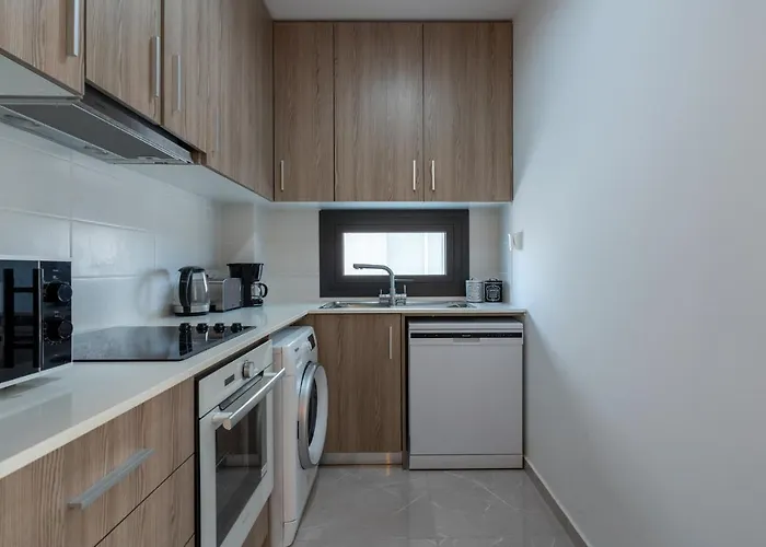 Flair - 1-bedroom & Balcony In Ларнака