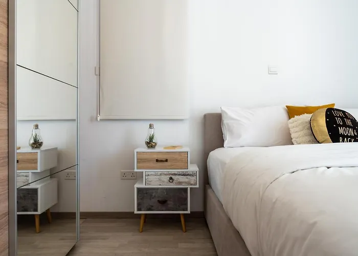 Flair - 1-bedroom & Balcony In * Ларнака